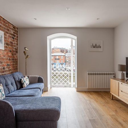 Luxury Apartment Woodsmill View - On The River - With Balcony - Recently Refurbished York Dış mekan fotoğraf