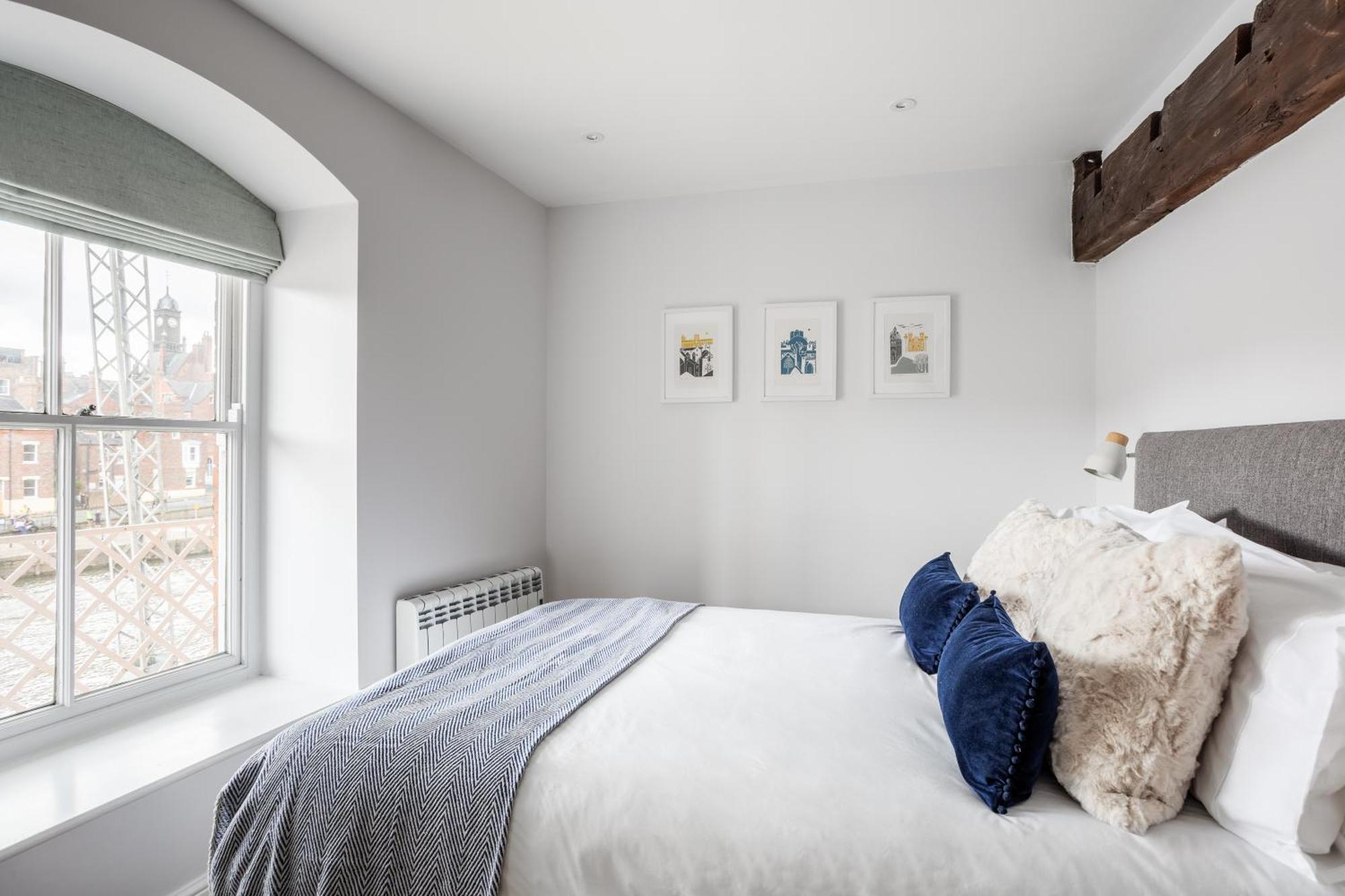 Luxury Apartment Woodsmill View - On The River - With Balcony - Recently Refurbished York Dış mekan fotoğraf