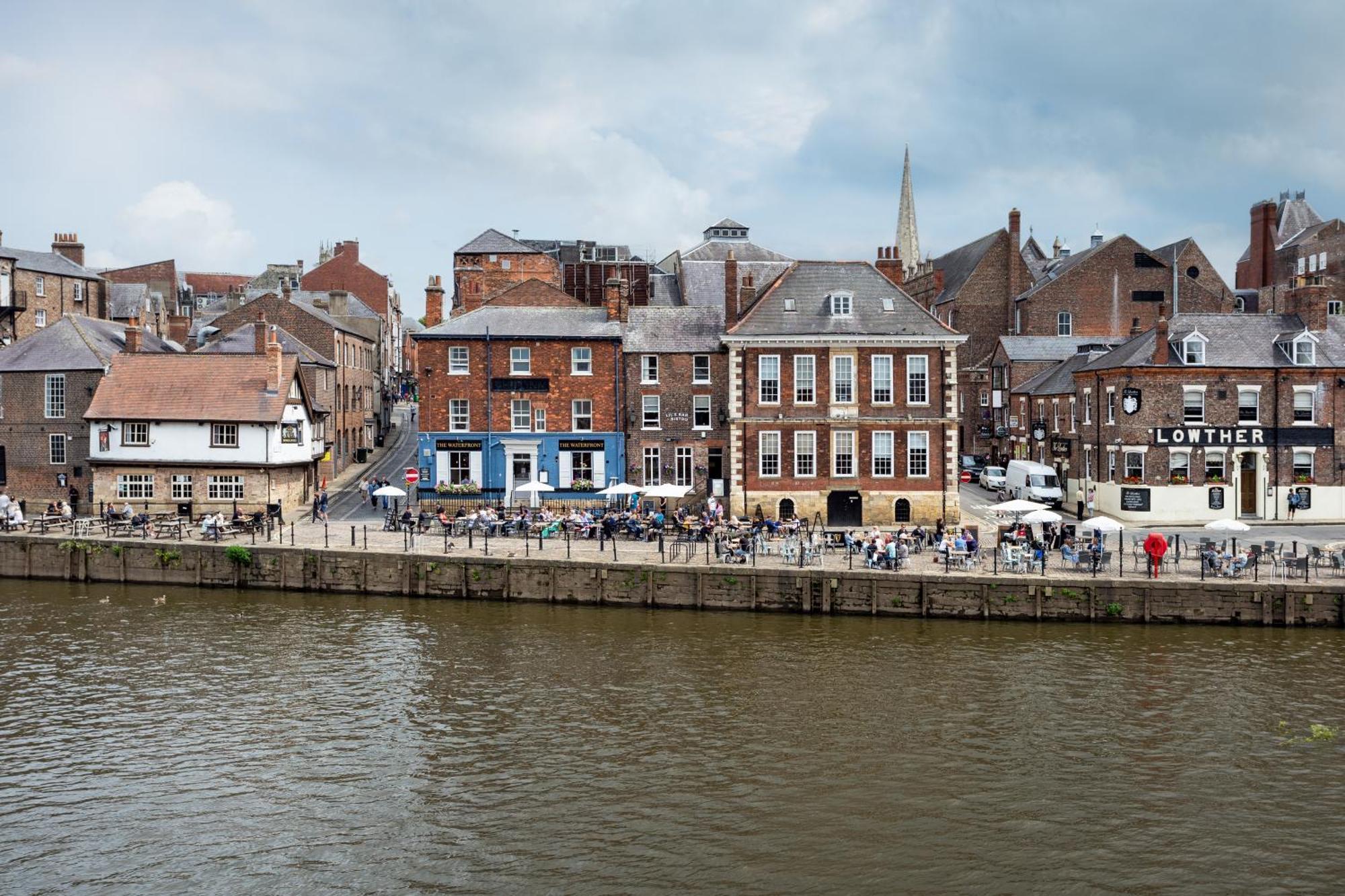 Luxury Apartment Woodsmill View - On The River - With Balcony - Recently Refurbished York Dış mekan fotoğraf