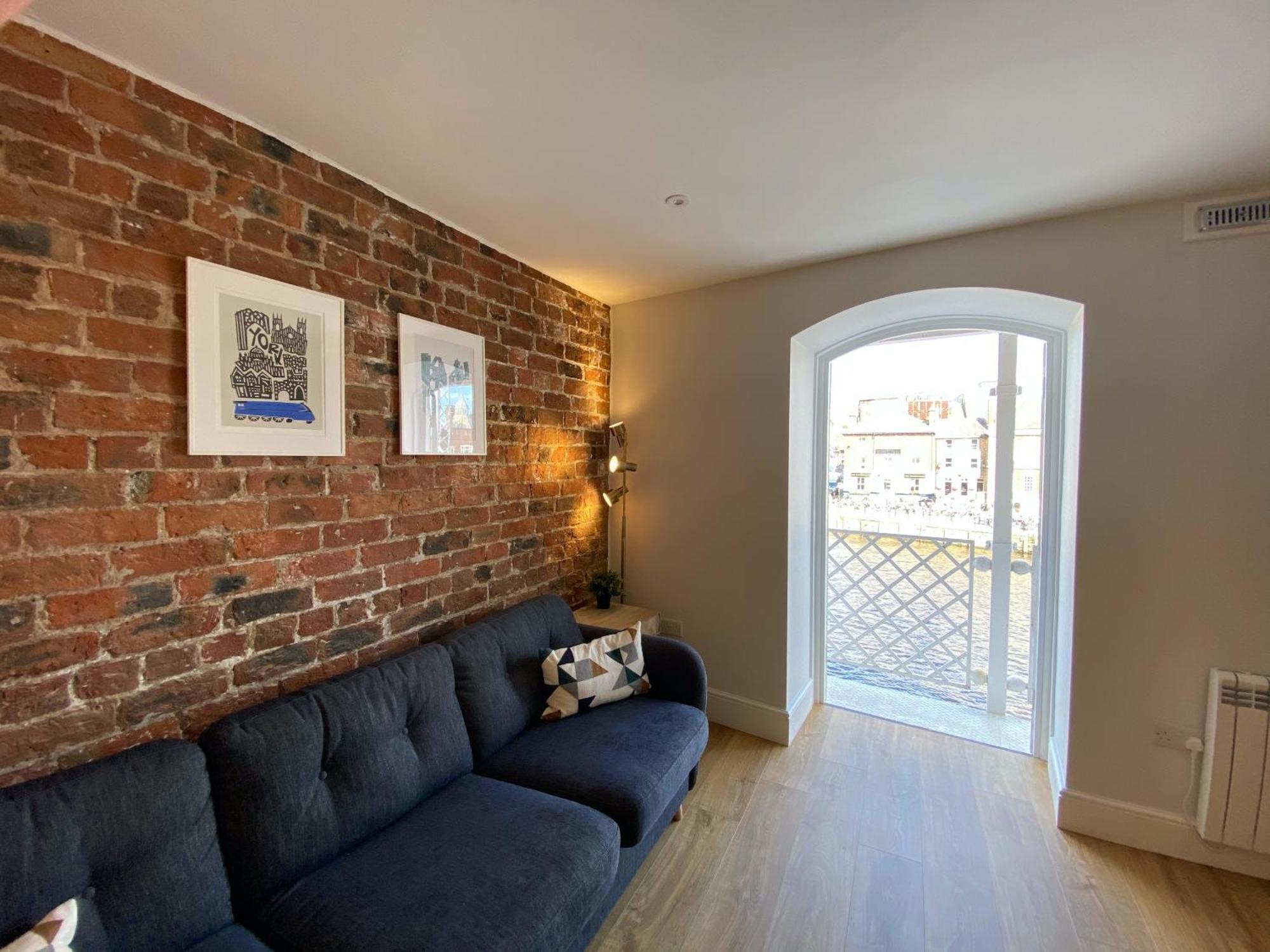 Luxury Apartment Woodsmill View - On The River - With Balcony - Recently Refurbished York Dış mekan fotoğraf
